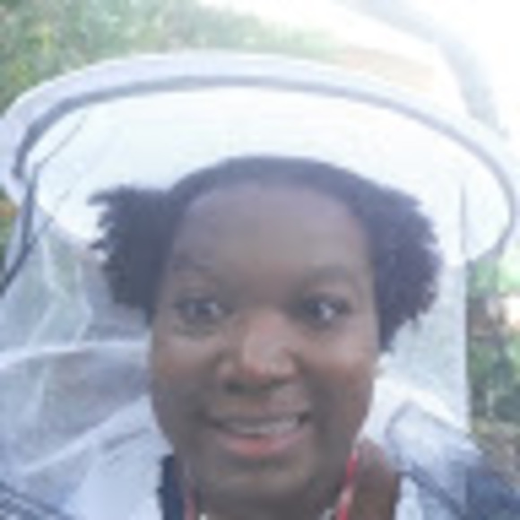 Meet your Posher, Lesley - Picture 1 of 1